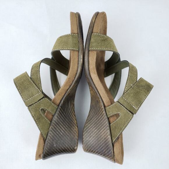 Axxiom olive green wedge vegan sandals size 6 1/2 - Picture 2 of 7